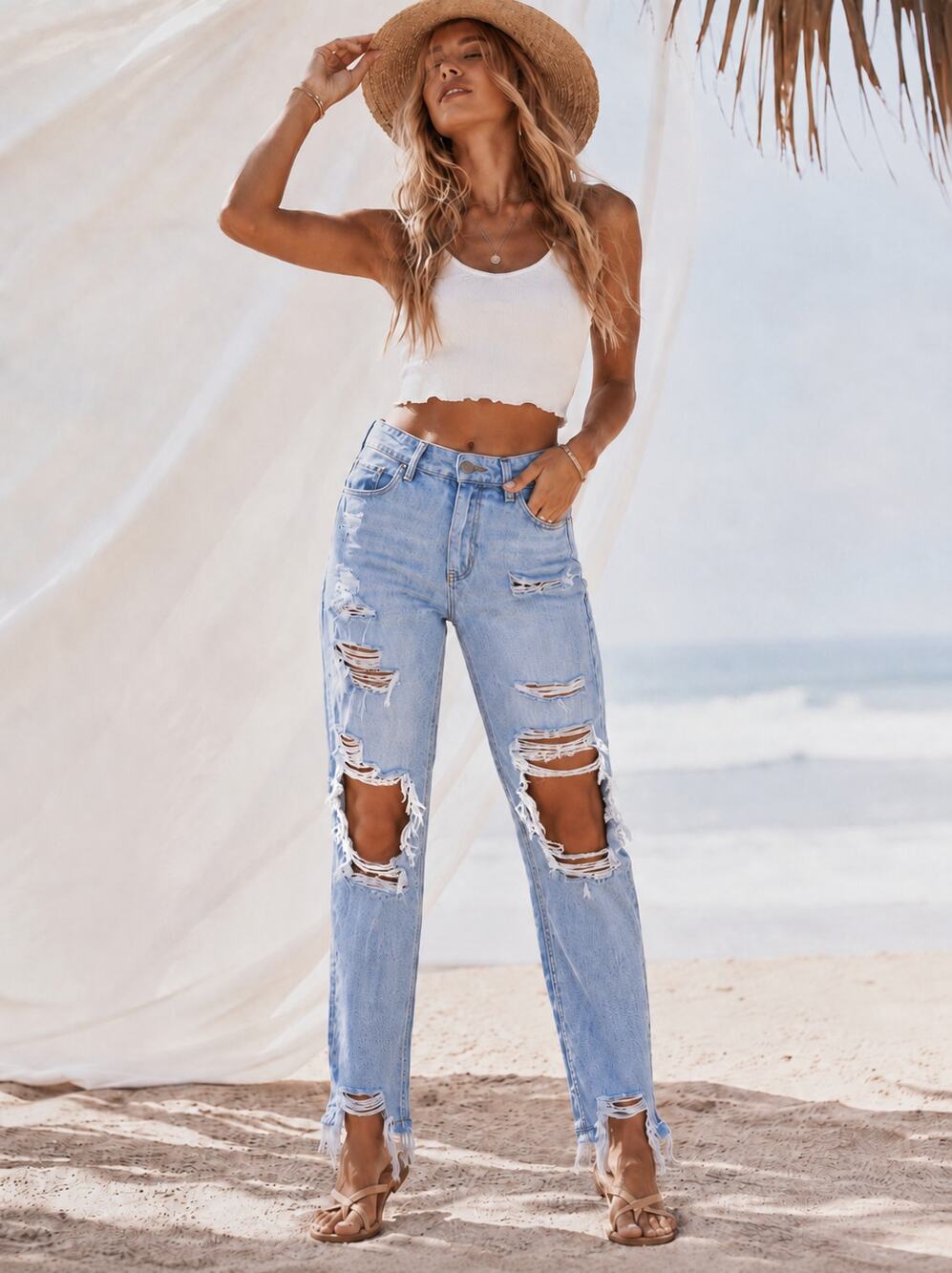 American Eagle Women’s Distressed Mom Jeans Size 4 Regular Light Wash